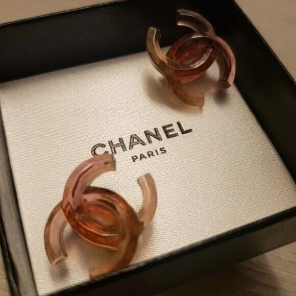 Chanel Vintage LARGE Interlocking CC Clip On Earrings - Picture 15 of 15